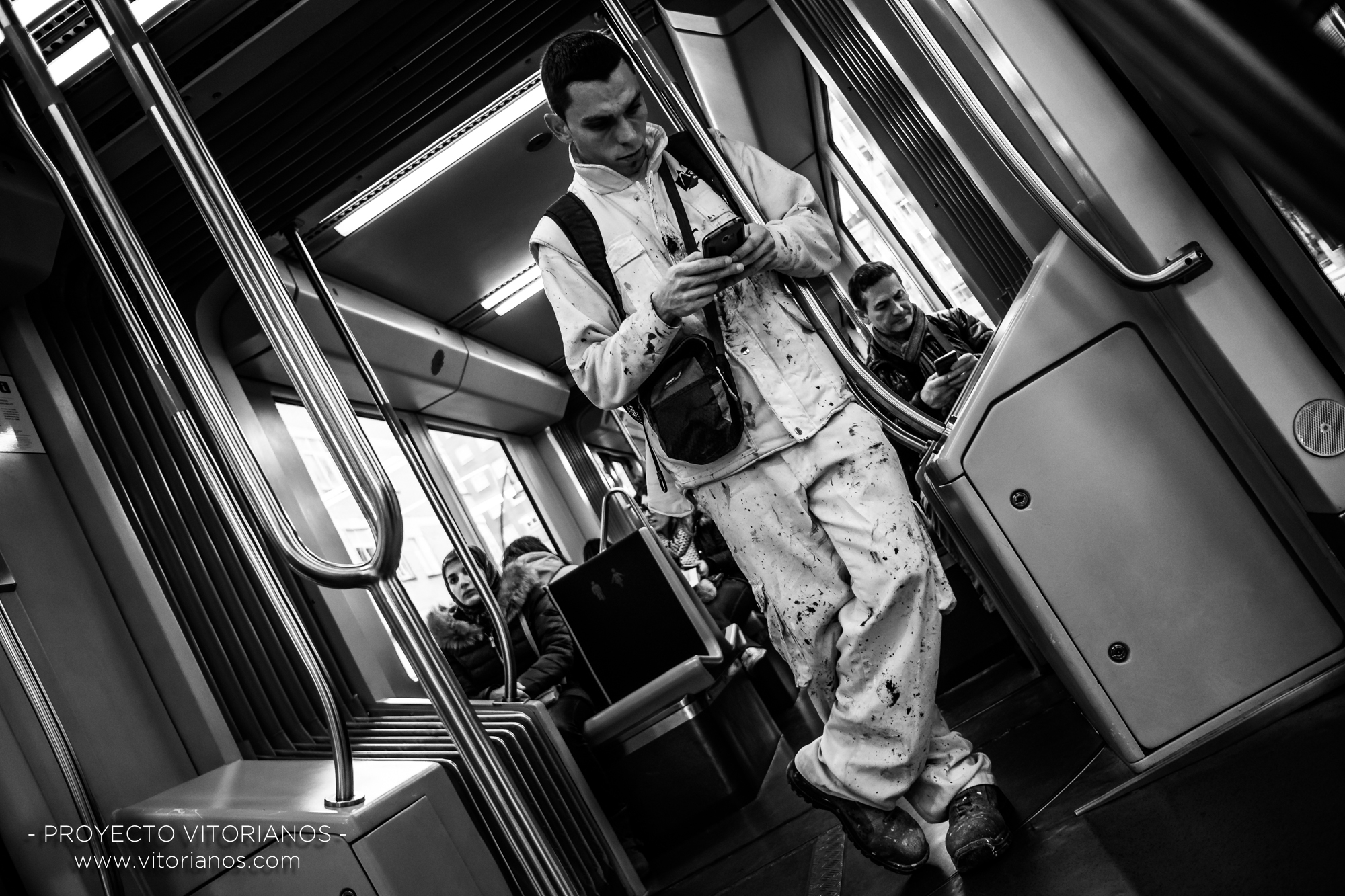 Vitoriano en el tranvía - Foto: Asun Zárate