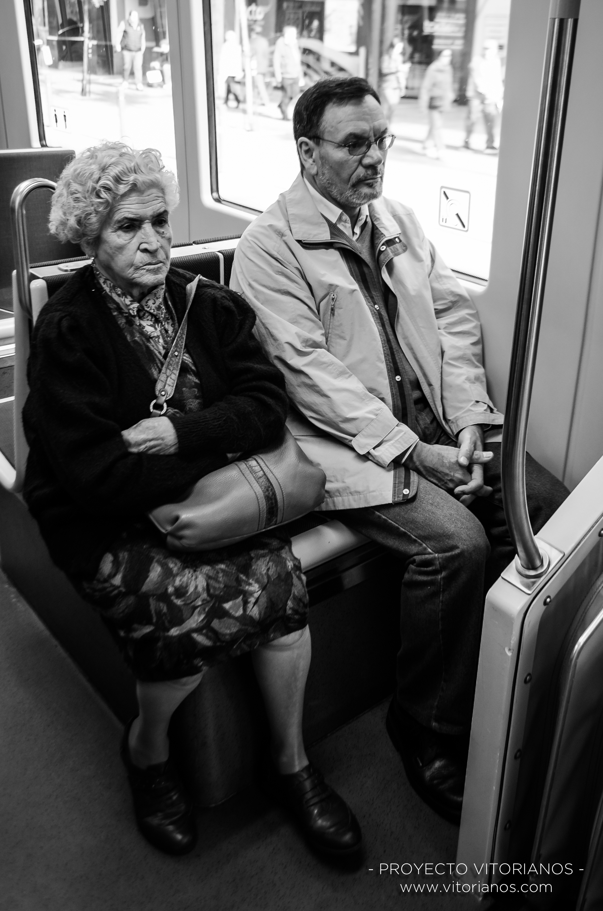 Vitorianos en tranvía - Foto: Sara Ruiz de Austri